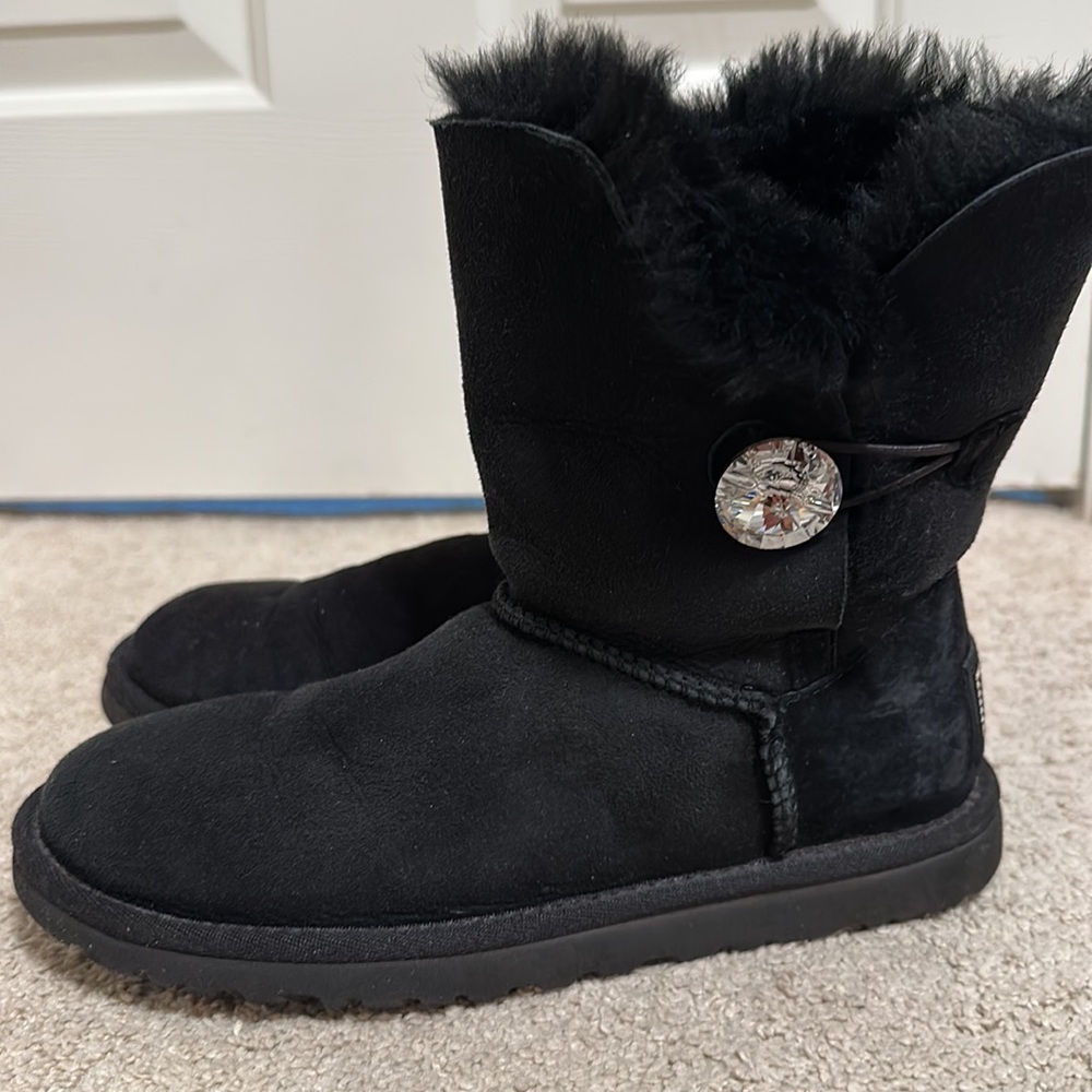 UGG Bailey Button Bling Boot Black, Size 5
